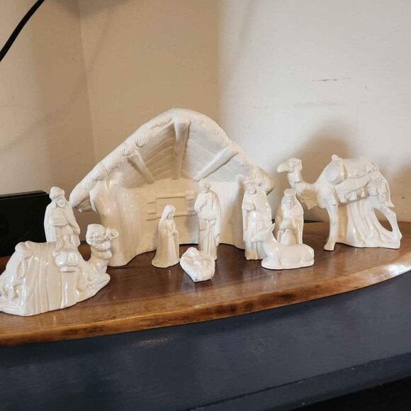 Ivory Ceramic‎ Nativity Set - Picture 1 of 2